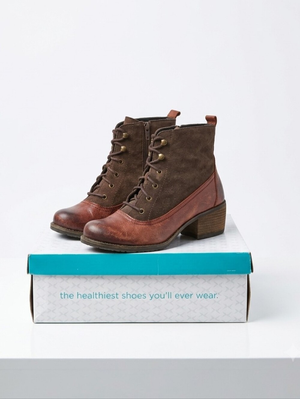 Aertrex Skyler Merlot Distressed Ankle Lace Up Boot  Womens Size 7.5 Western